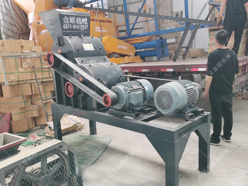 scf600*400小型雙級粉碎機發往山東煙臺破碎粉煤灰