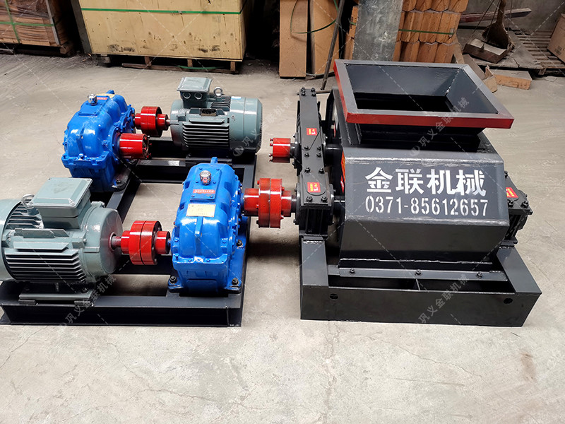 2PGC900X900大型雙齒輥破碎機發往內蒙古烏海粉碎煤