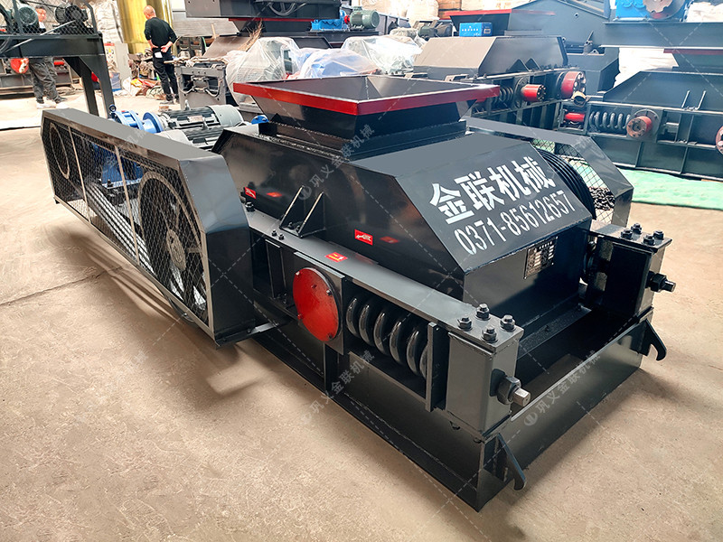 2PG610*400對輥破碎機發(fā)往湖北破碎鵝卵石