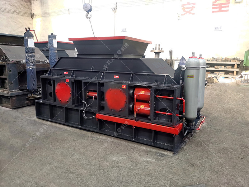 1200x800大型液壓對輥破碎機(jī)發(fā)貨 發(fā)往湖北